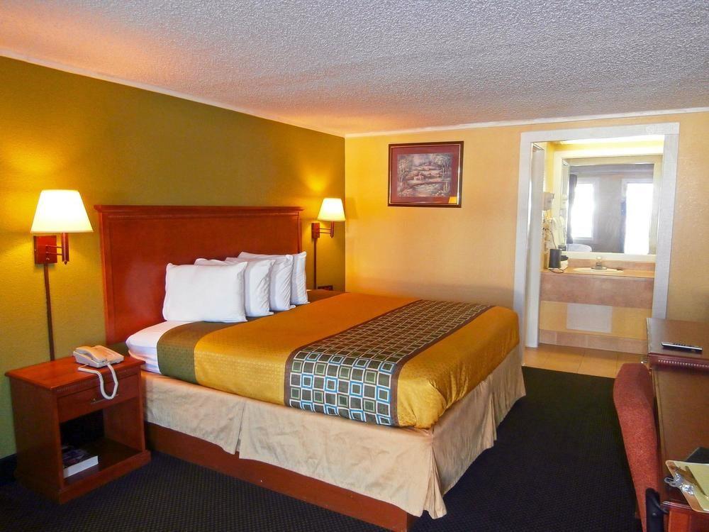 America'S Best Value Inn Conyers Bagian luar foto