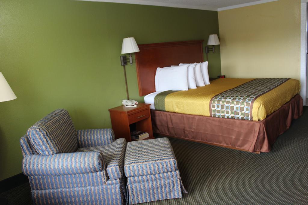 America'S Best Value Inn Conyers Bagian luar foto