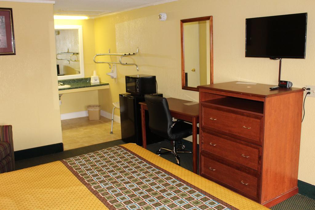 America'S Best Value Inn Conyers Bagian luar foto
