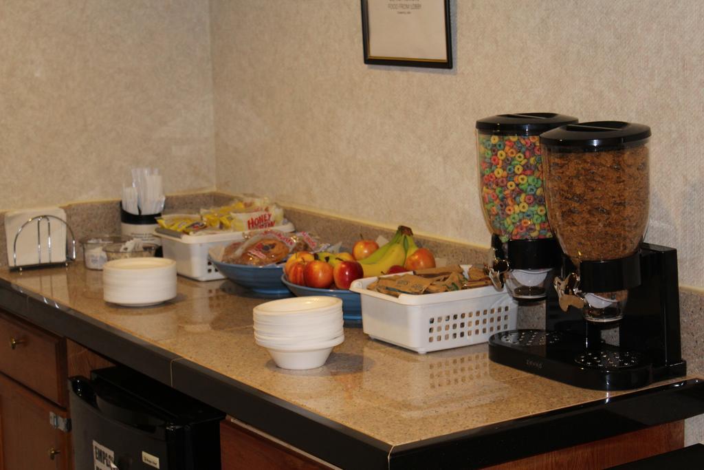 America'S Best Value Inn Conyers Bagian luar foto