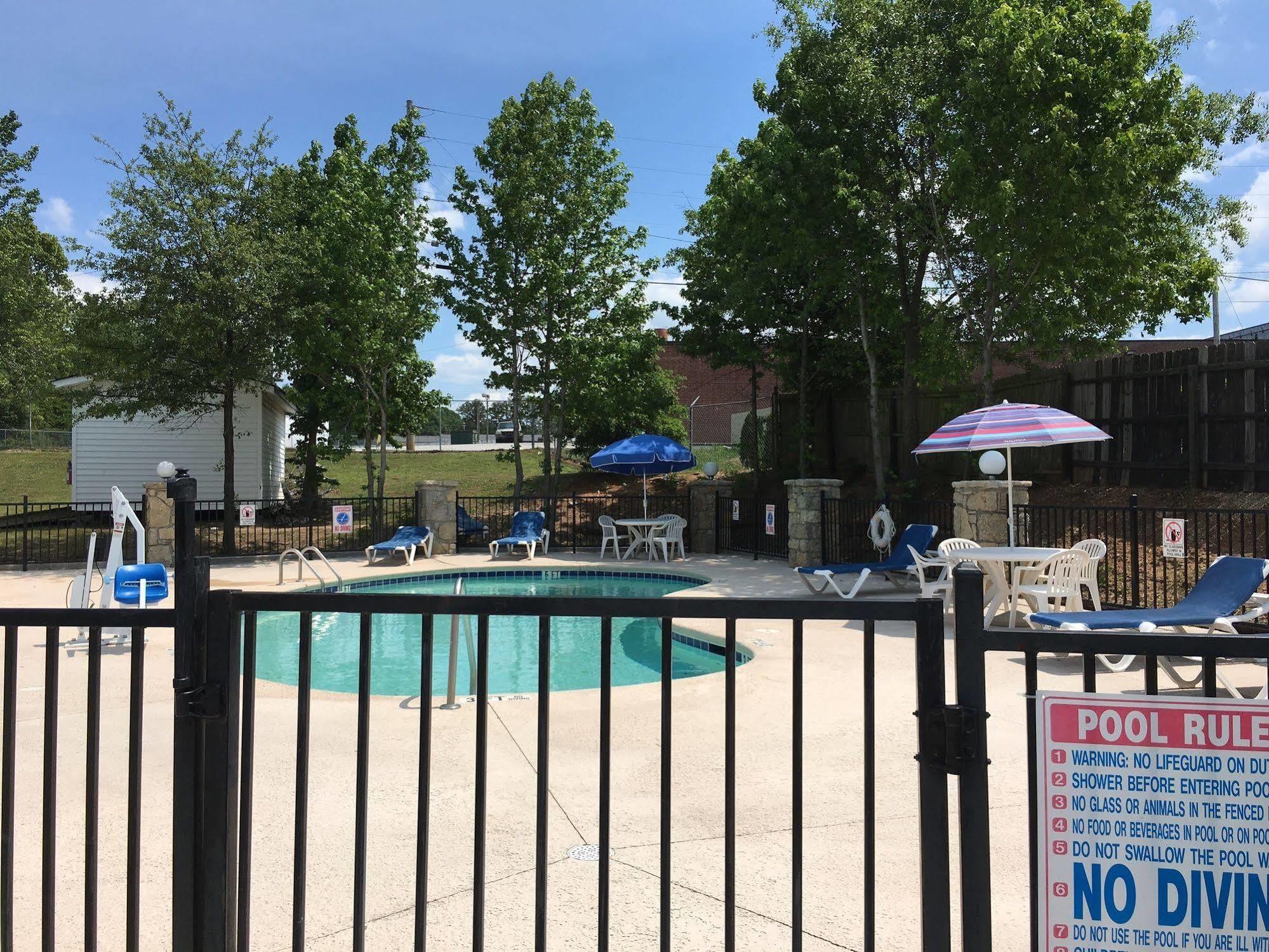 America'S Best Value Inn Conyers Bagian luar foto