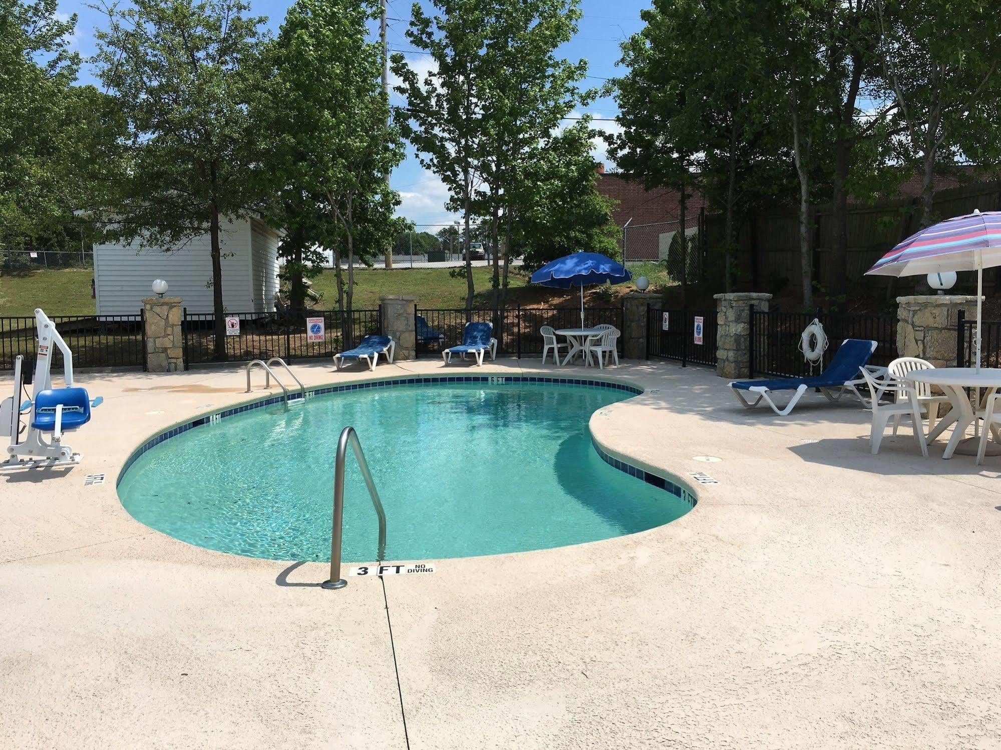 America'S Best Value Inn Conyers Bagian luar foto