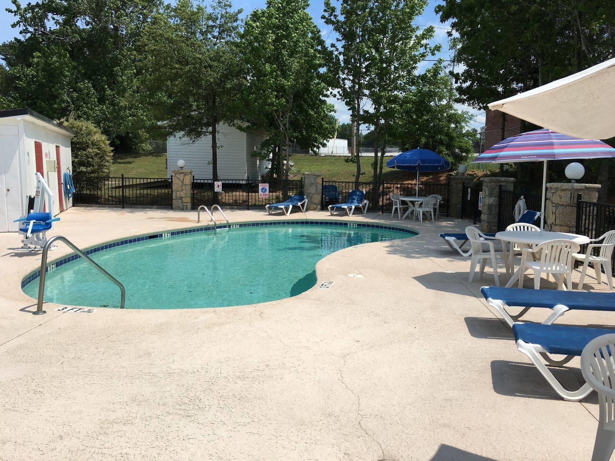 America'S Best Value Inn Conyers Bagian luar foto