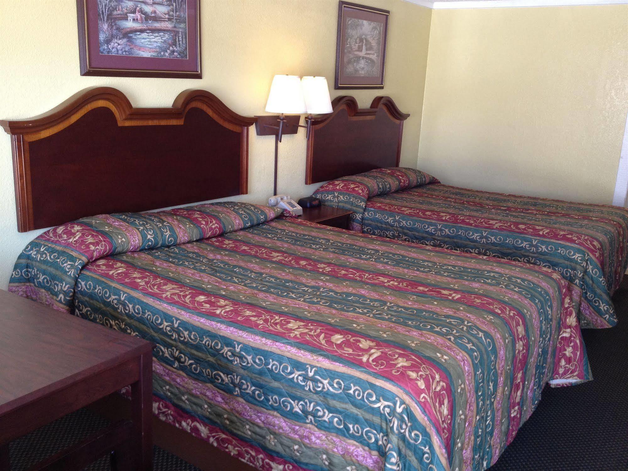 America'S Best Value Inn Conyers Bagian luar foto